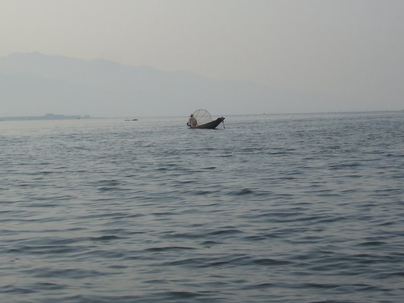 Travel - Myanmar - Inle Lake - First Boat Trip - Out onto the lake